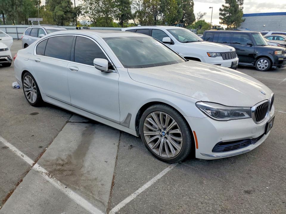 61810616 :رقم المزاد ، WBA7F2C53GG415098 vin ، 2016 Bmw 750 مزاد بيع