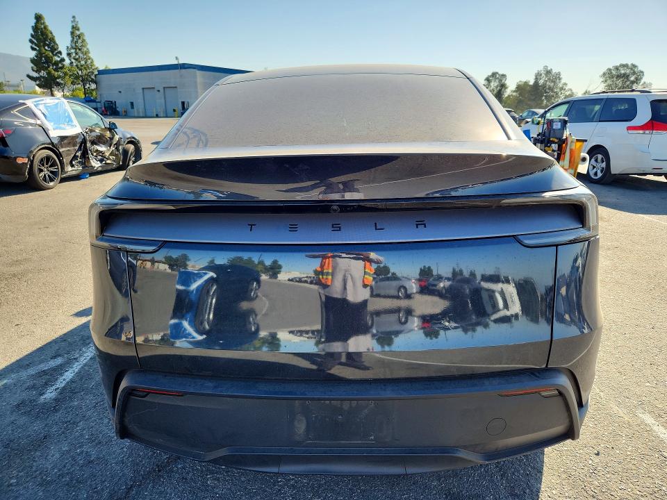 61916176 :رقم المزاد ، 7SAYGDED7TF559054 vin ، 2026 Tesla Model Y مزاد بيع