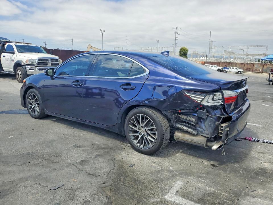 59845576 :رقم المزاد ، 58ABK1GG3GU009360 vin ، 2016 Lexus Es مزاد بيع