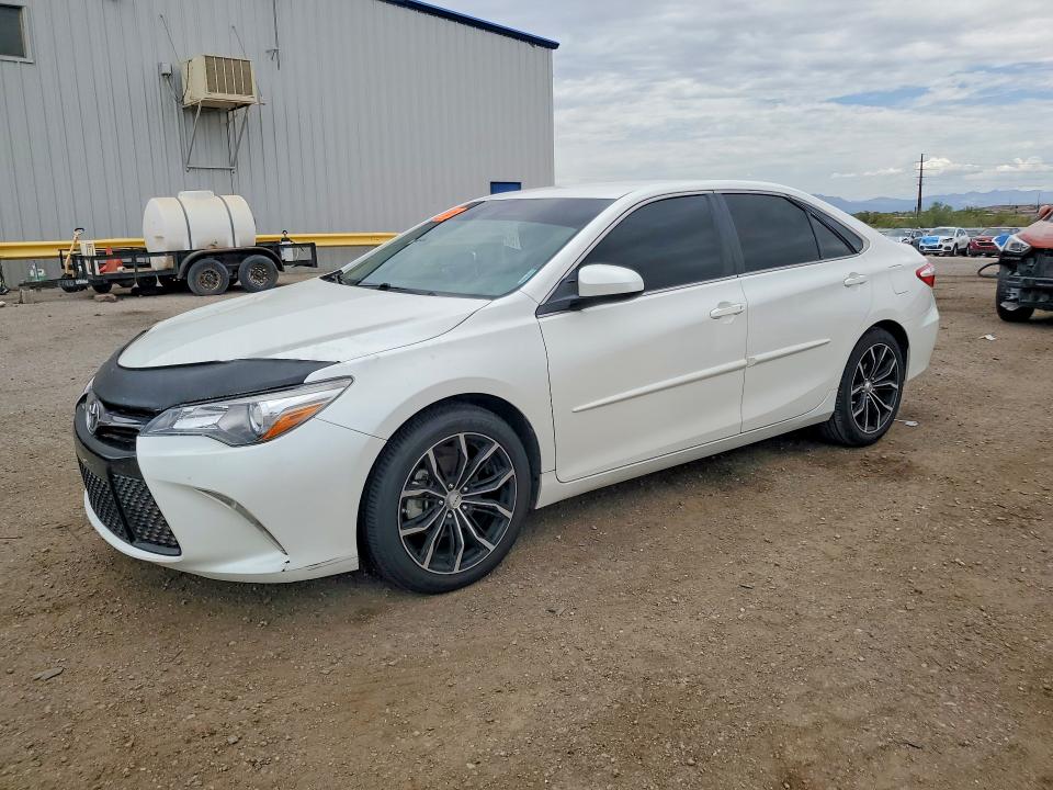 61557086 :رقم المزاد ، 4T1BF1FK8HU392893 vin ، 2017 Toyota Camry مزاد بيع
