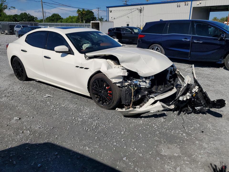 59640046 :رقم المزاد ، ZAM57XSA4N1390713 vin ، 2022 Maserati Ghibli مزاد بيع