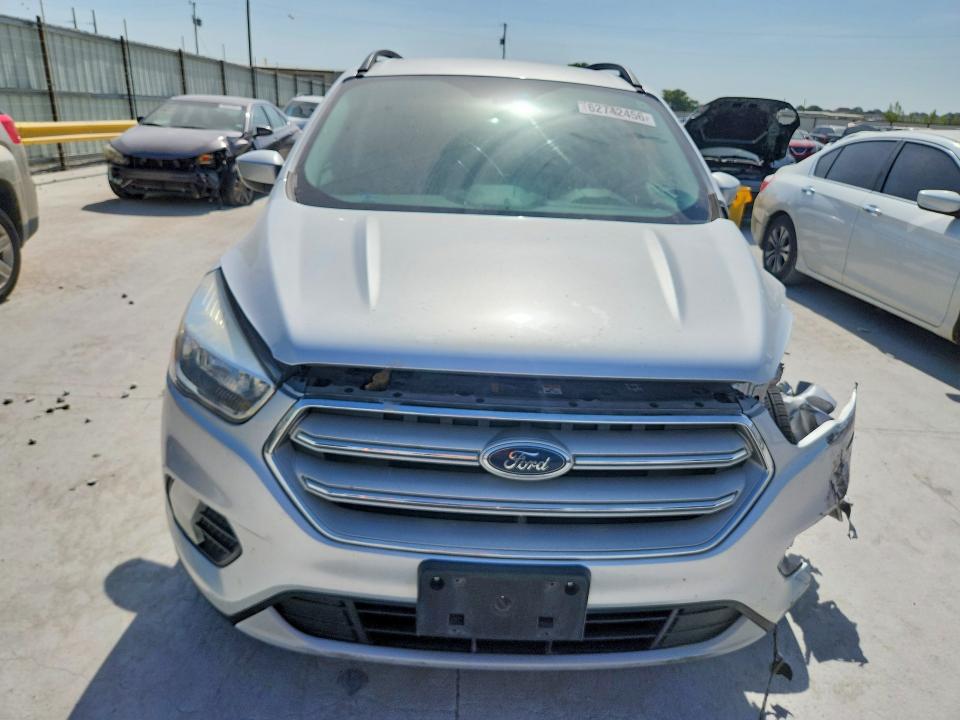 Продаж на аукціоні авто 2018 Ford Escape, vin: 1FMCU0G92JUB49733, номер лоту: 62742456