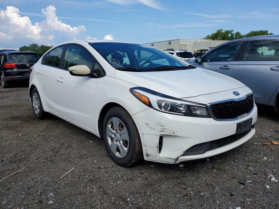 2017 Kia Forte მანქანა იყიდება აუქციონზე, vin: 3KPFK4A79HE150795, აუქციონის ნომერი: 63643896