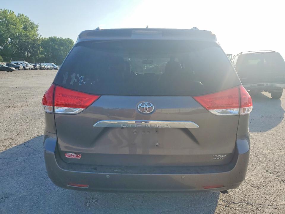 2012 Toyota Sienna მანქანა იყიდება აუქციონზე, vin: 5TDDK3DC7CS036335, აუქციონის ნომერი: 61581286