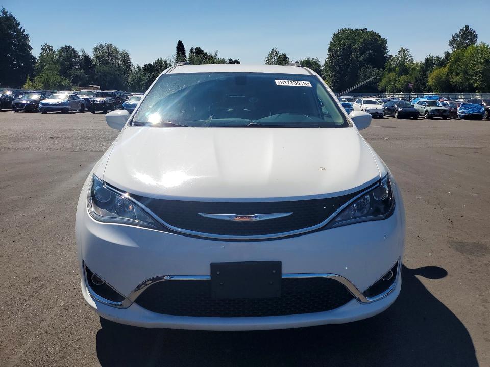61233876 :رقم المزاد ، 2C4RC1BG1HR816117 vin ، 2017 Chrysler Pacifica مزاد بيع