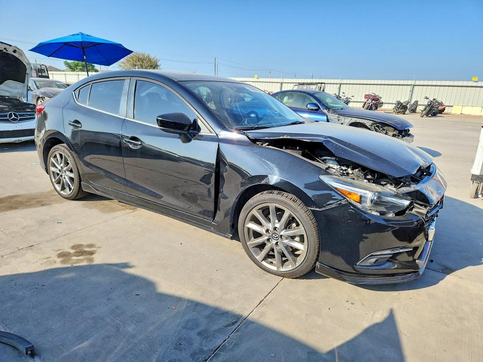 2018 Mazda 3 მანქანა იყიდება აუქციონზე, vin: 3MZBN1W38JM229104, აუქციონის ნომერი: 63028126