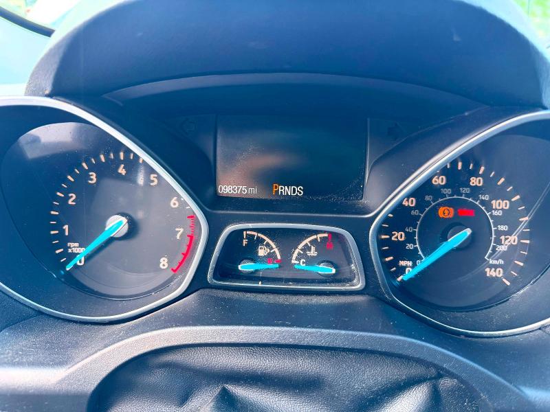 2017 Ford Escape მანქანა იყიდება აუქციონზე, vin: 1FMCU9GD8HUC04625, აუქციონის ნომერი: 62748836