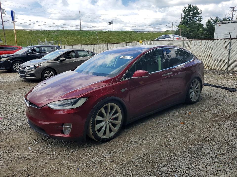 63147116 :رقم المزاد ، 5YJXCAE44GFF00040 vin ، 2016 Tesla Model X مزاد بيع
