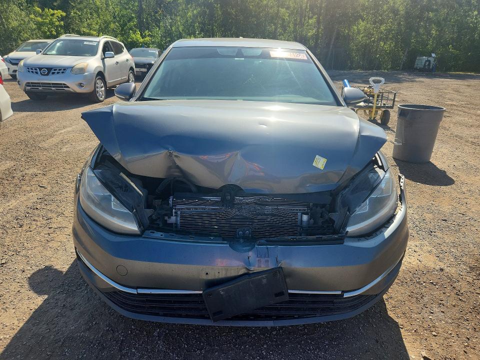 62057126 :رقم المزاد ، 3VWB17AU4JM289413 vin ، 2018 Volkswagen Golf مزاد بيع