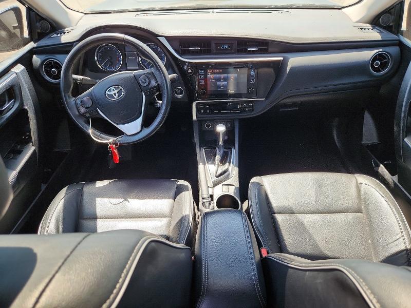 61408656 :رقم المزاد ، 5YFBURHEXJP811457 vin ، 2018 Toyota Corolla مزاد بيع