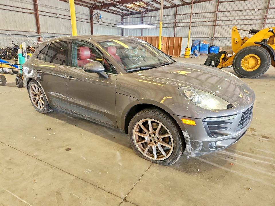 62749646 :رقم المزاد ، WP1AA2A54JLB05680 vin ، 2018 Porsche Macan مزاد بيع