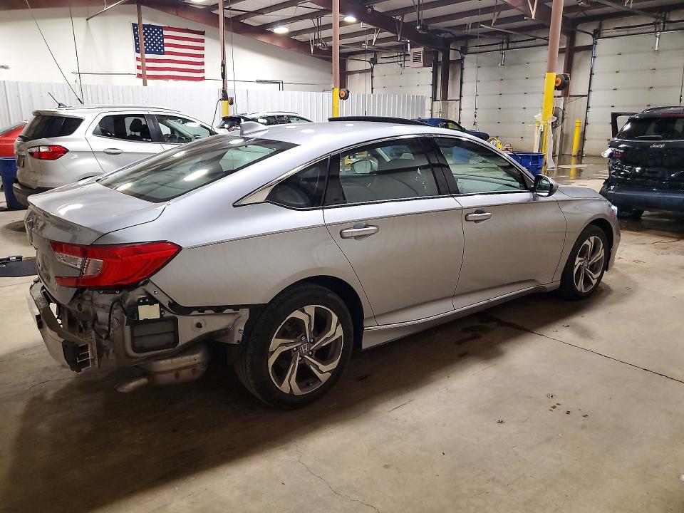 Продажа на аукционе авто 2018 Honda Accord, vin: 1HGCV1F54JA129136, номер лота: 63542186