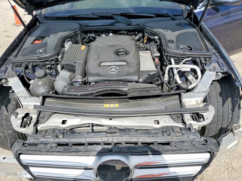62233856 :رقم المزاد ، WDDZF4JB5JA390768 vin ، 2018 Mercedes-benz E مزاد بيع