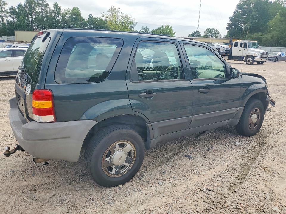 61758366 :رقم المزاد ، 1FMCU92174DA15276 vin ، 2004 Ford Escape مزاد بيع