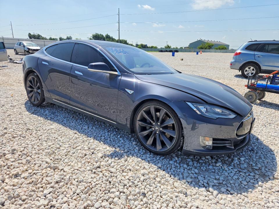 Продажа на аукционе авто 2015 Tesla Model S, vin: 5YJSA1H27FF090694, номер лота: 62331576