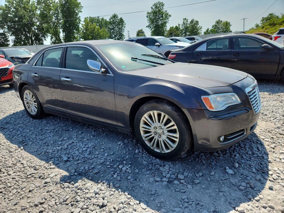 2013 Chrysler 300 მანქანა იყიდება აუქციონზე, vin: 2C3CCAKT5DH733054, აუქციონის ნომერი: 61112246
