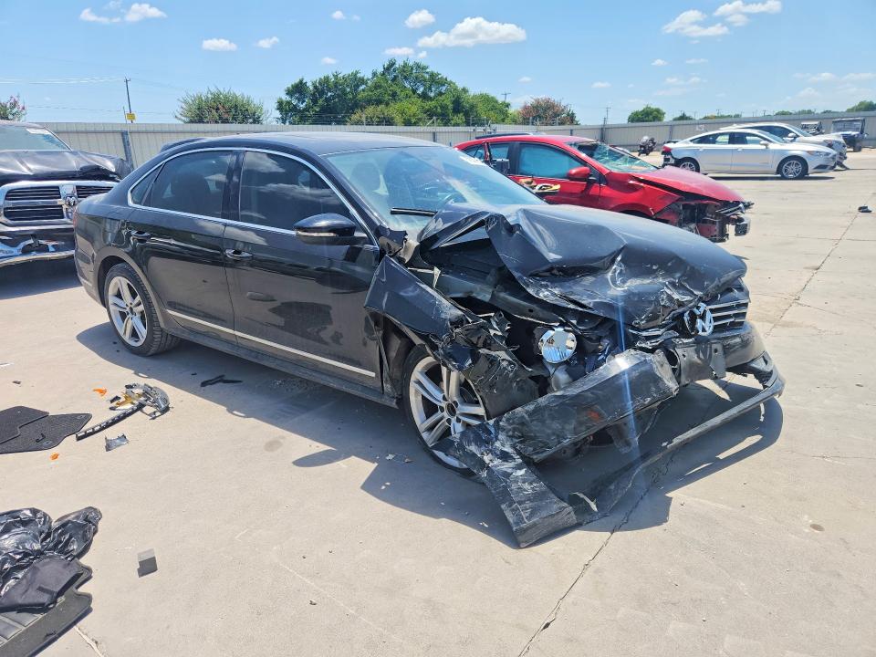 60090256 :رقم المزاد ، 1VWCM7A39CC096231 vin ، 2012 Volkswagen Passat مزاد بيع