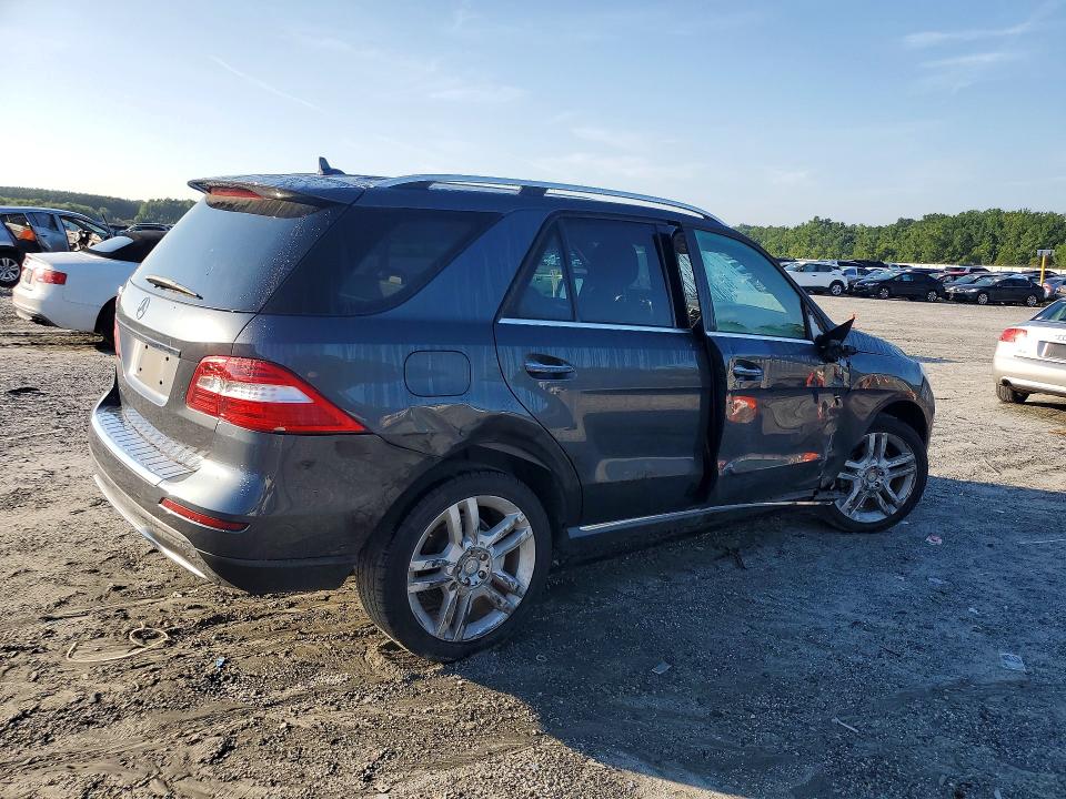 2015 Mercedes-benz Ml მანქანა იყიდება აუქციონზე, vin: 4JGDA5JB7FA592829, აუქციონის ნომერი: 60222896