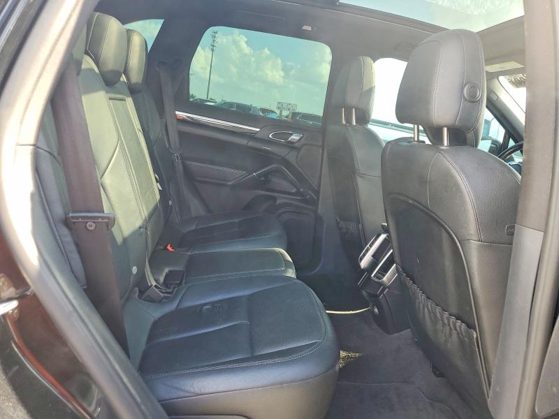 60430366 :رقم المزاد ، WP1AA2A25ELA97424 vin ، 2014 Porsche Cayenne مزاد بيع