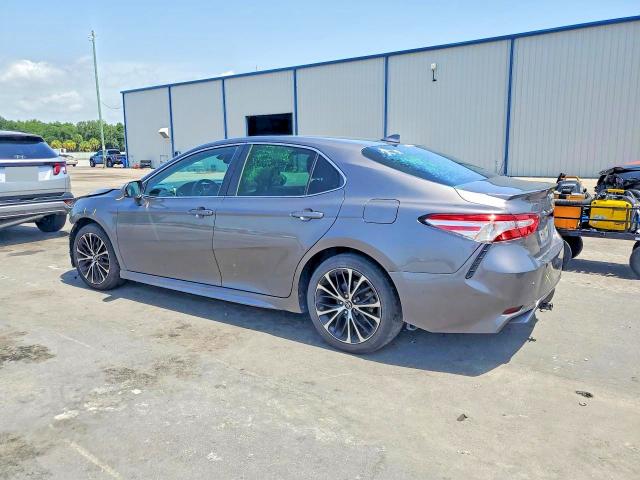 61164886 :رقم المزاد ، 4T1M11AK0LU320982 vin ، 2020 Toyota Camry مزاد بيع