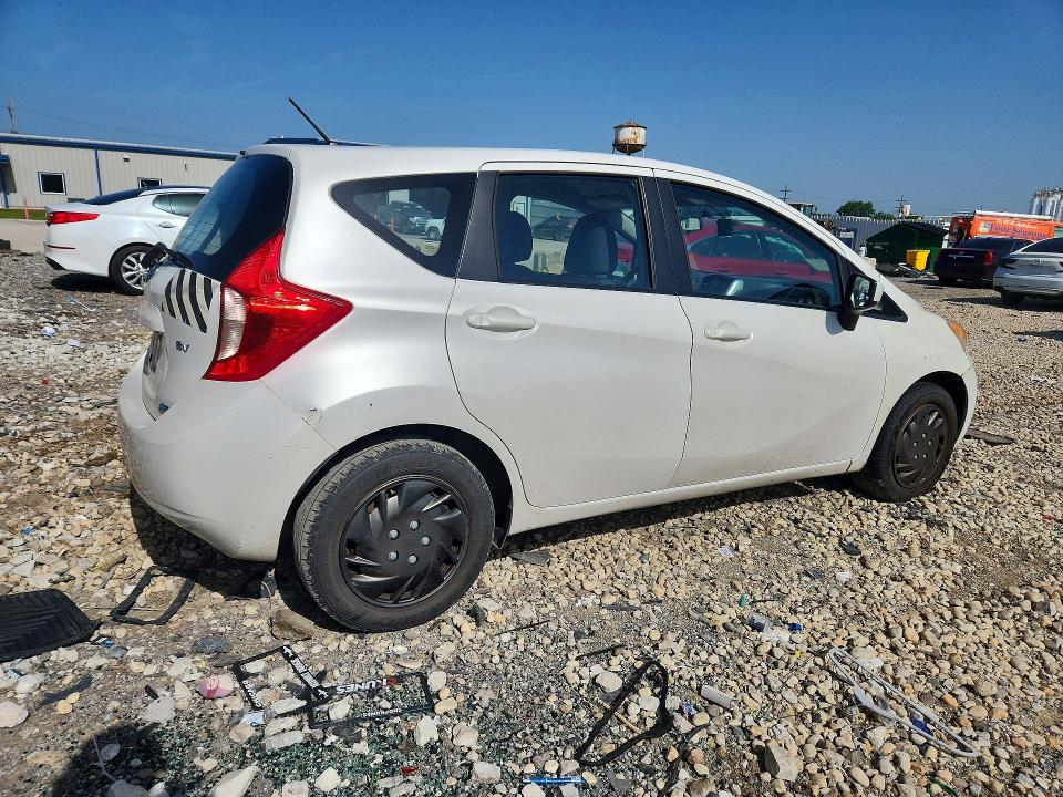 2015 Nissan Versa Note მანქანა იყიდება აუქციონზე, vin: 3N1CE2CP7FL355930, აუქციონის ნომერი: 85769925