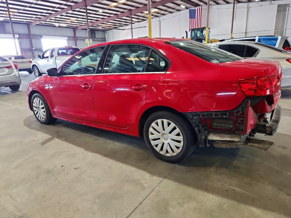 61334926 :رقم المزاد ، 3VWDP7AJ9DM377472 vin ، 2013 Volkswagen Jetta مزاد بيع