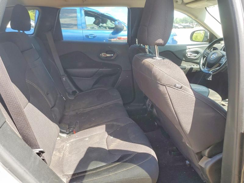 62281496 :رقم المزاد ، 1C4PJLCB4GW374225 vin ، 2016 Jeep Cherokee مزاد بيع