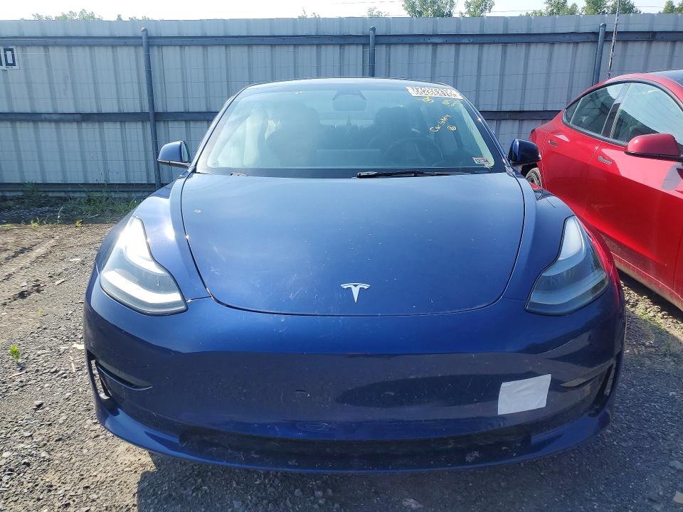 60488476 :رقم المزاد ، 5YJ3E1EAXNF370709 vin ، 2022 Tesla Model 3 مزاد بيع