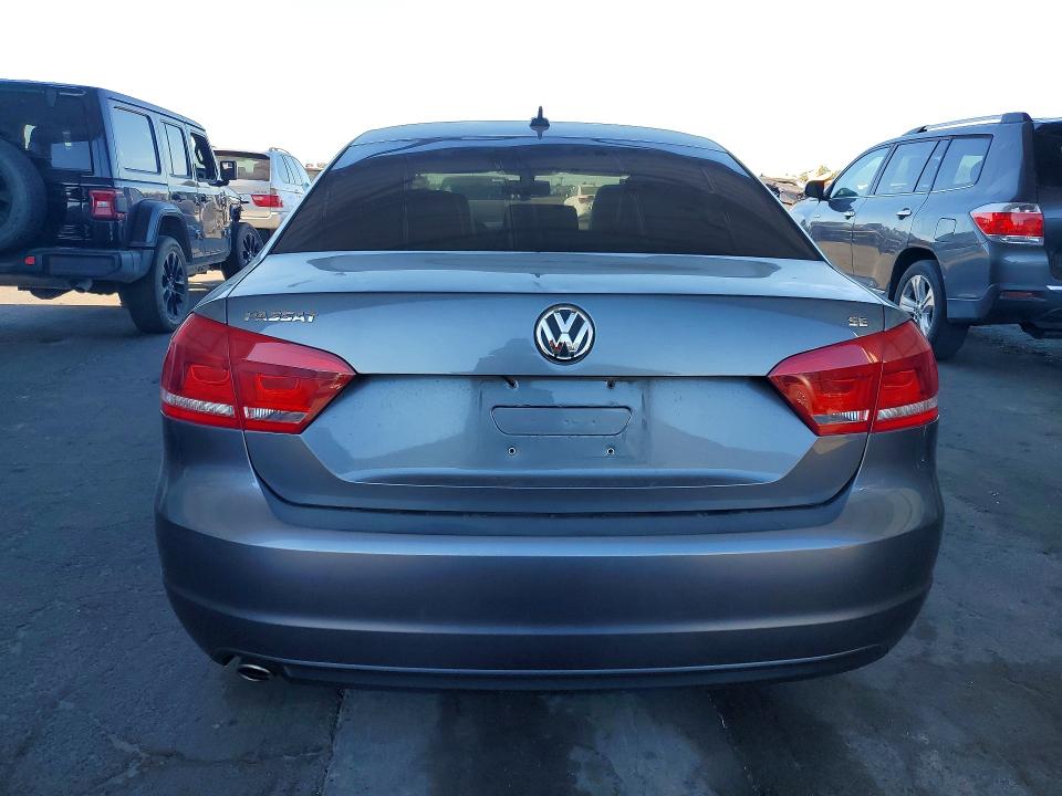 62301126 :رقم المزاد ، 1VWBP7A34CC105310 vin ، 2012 Volkswagen Passat مزاد بيع