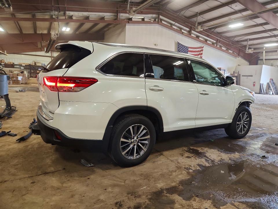 2019 Toyota Highlander მანქანა იყიდება აუქციონზე, vin: 5TDJZRFH6KS593763, აუქციონის ნომერი: 61089236