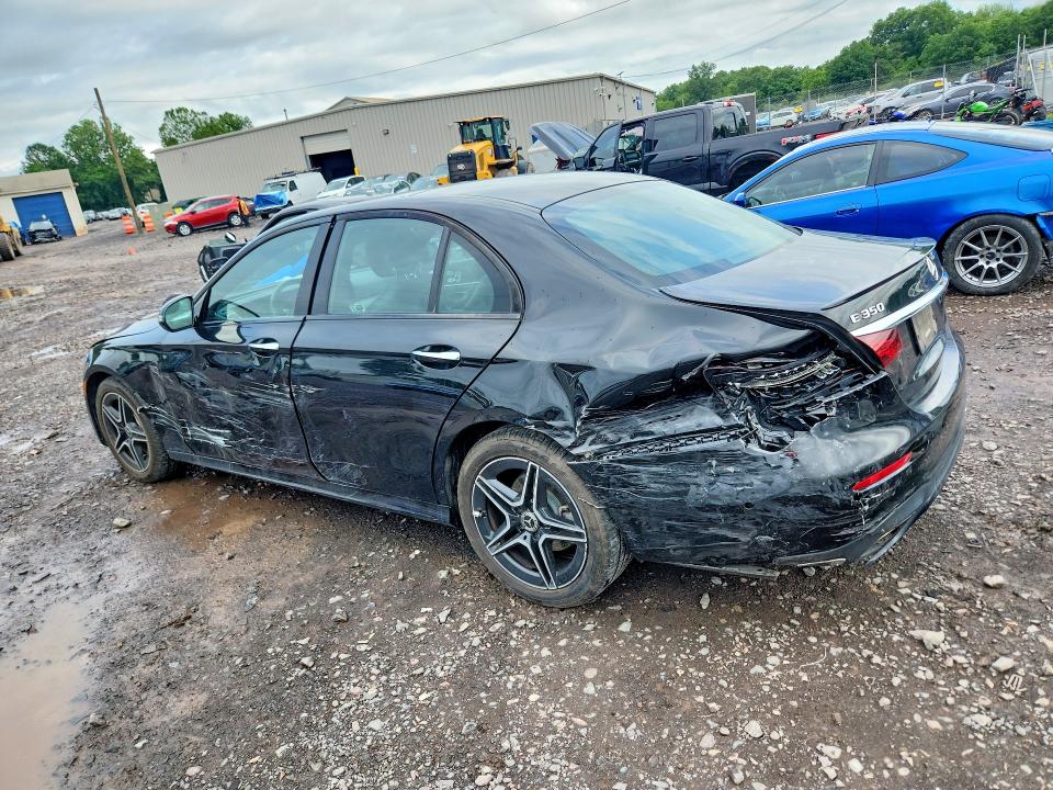 60305856 :رقم المزاد ، W1KZF8EB0NB038764 vin ، 2022 Mercedes-benz E مزاد بيع