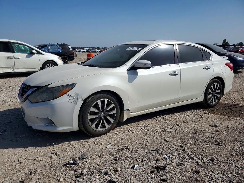 Продажа на аукционе авто 2017 Nissan Altima, vin: 1N4AL3APXHC122356, номер лота: 61925136