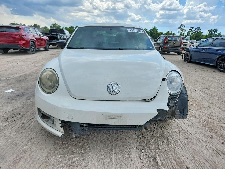 2013 Volkswagen Beetle მანქანა იყიდება აუქციონზე, vin: 3VWFP7AT4DM654796, აუქციონის ნომერი: 60019886