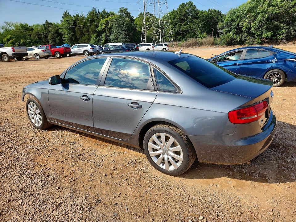 85618335 :رقم المزاد ، WAUAFAFL8EN030381 vin ، 2014 Audi A4 مزاد بيع