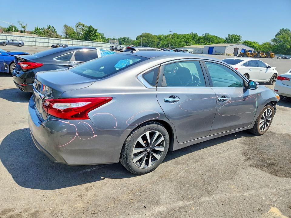 59305626 :رقم المزاد ، 1N4AL3AP6JC225487 vin ، 2018 Nissan Altima مزاد بيع