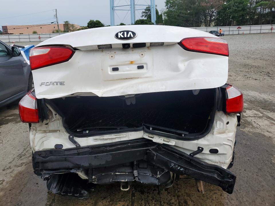 2016 Kia Forte მანქანა იყიდება აუქციონზე, vin: KNAFX4A6XG5535900, აუქციონის ნომერი: 62756646