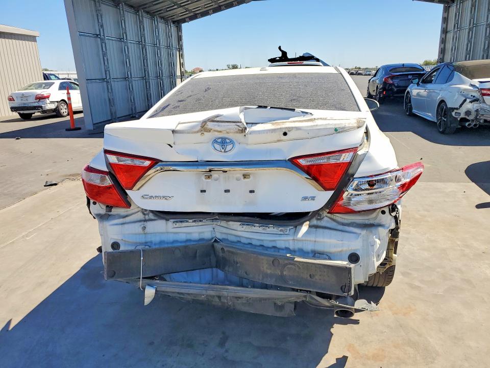 62700416 :رقم المزاد ، 4T1BF1FKXHU323090 vin ، 2017 Toyota Camry مزاد بيع