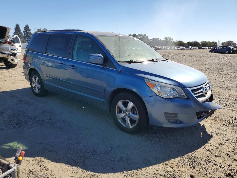 2011 Volkswagen Routan მანქანა იყიდება აუქციონზე, vin: 2V4RW3DGXBR717180, აუქციონის ნომერი: 62143766