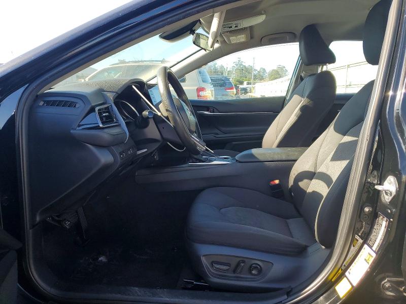 59733996 :رقم المزاد ، 4T1C11AK1MU593331 vin ، 2021 Toyota Camry مزاد بيع