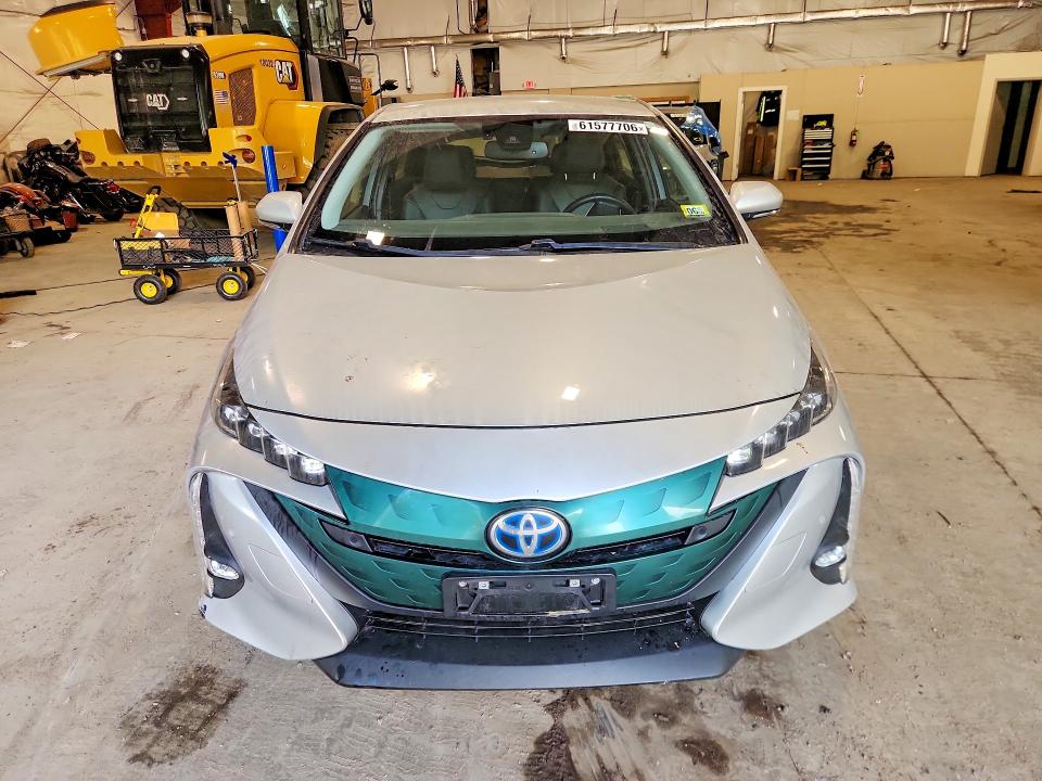 61577706 :رقم المزاد ، JTDKARFP8J3081683 vin ، 2018 Toyota Prius Prime مزاد بيع