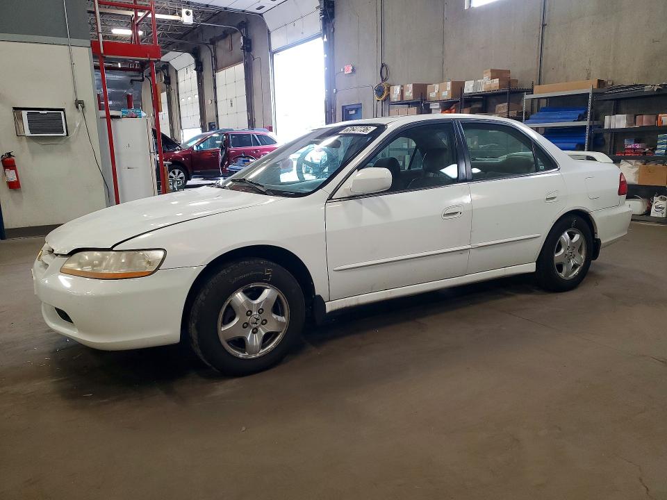 2000 Honda Accord მანქანა იყიდება აუქციონზე, vin: 1HGCG1658YA049164, აუქციონის ნომერი: 62647736