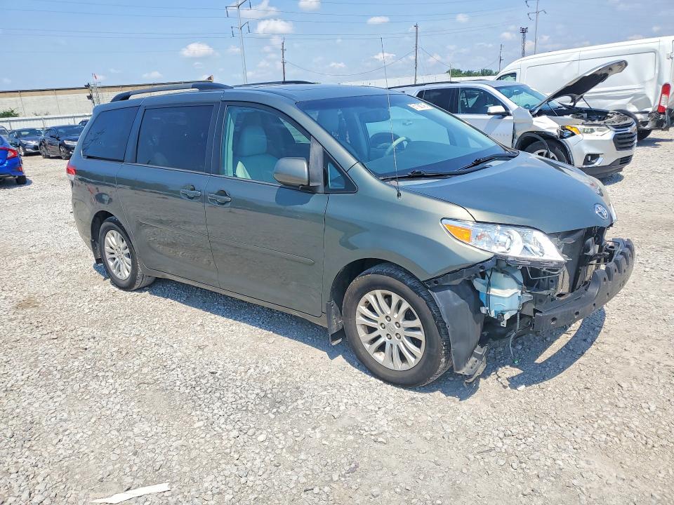 2013 Toyota Sienna მანქანა იყიდება აუქციონზე, vin: 5TDYK3DC2DS377998, აუქციონის ნომერი: 61188746