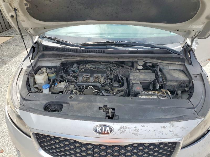 63028246 :رقم المزاد ، KNDMC5C13F6022719 vin ، 2015 Kia Sedona مزاد بيع
