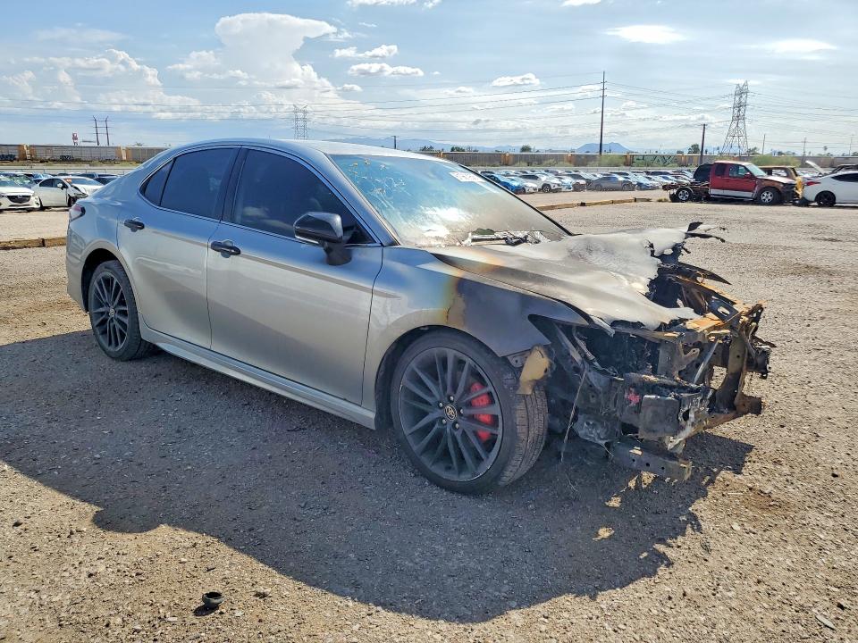 61963956 :رقم المزاد ، 4T1K61AK9NU704688 vin ، 2022 Toyota Camry مزاد بيع