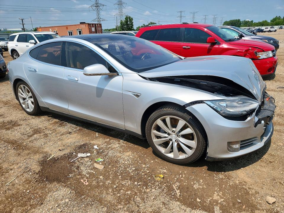 62989346 :رقم المزاد ، 5YJSA1CN6DFP22471 vin ، 2013 Tesla Model S مزاد بيع
