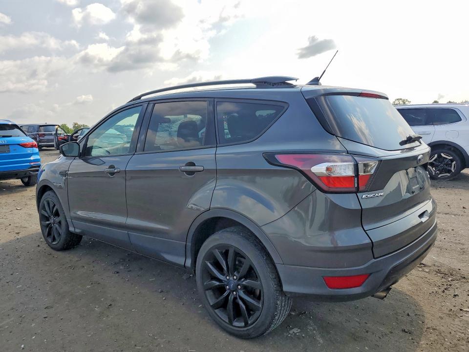 Продаж на аукціоні авто 2018 Ford Escape, vin: 1FMCU9GD6JUB65930, номер лоту: 62449026