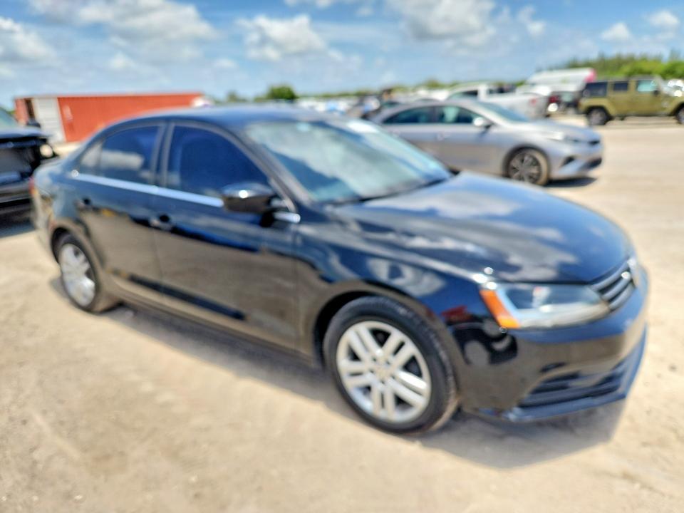 56192066 :رقم المزاد ، 3VW2B7AJ4HM200906 vin ، 2017 Volkswagen Jetta مزاد بيع