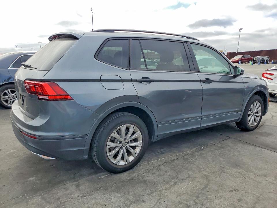 Продажа на аукционе авто 2019 Volkswagen Tiguan, vin: 3VV1B7AX0KM196395, номер лота: 61696986