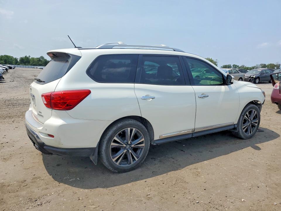 61447306 :رقم المزاد ، 5N1DR2MM8HC692952 vin ، 2017 Nissan Pathfinder مزاد بيع