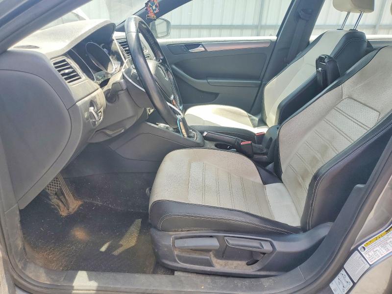 61560696 :رقم المزاد ، 3VWD17AJ3GM398887 vin ، 2016 Volkswagen Jetta مزاد بيع